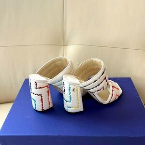 white/multicolour leather stripe detailing quilted double-strap design open toe